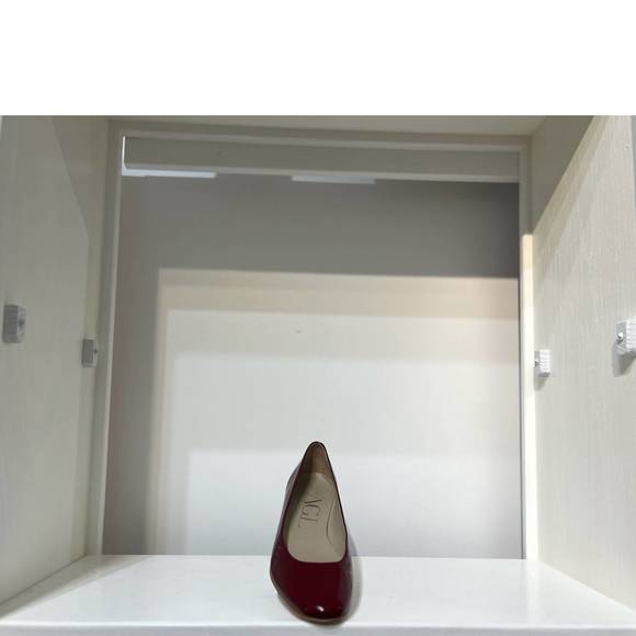 NEW AGL clean ballet in berry